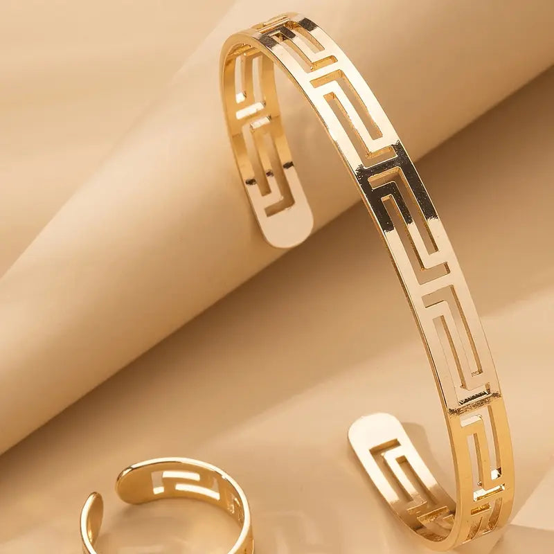 MODERN DESIGN GOLD PLATED BRACELET