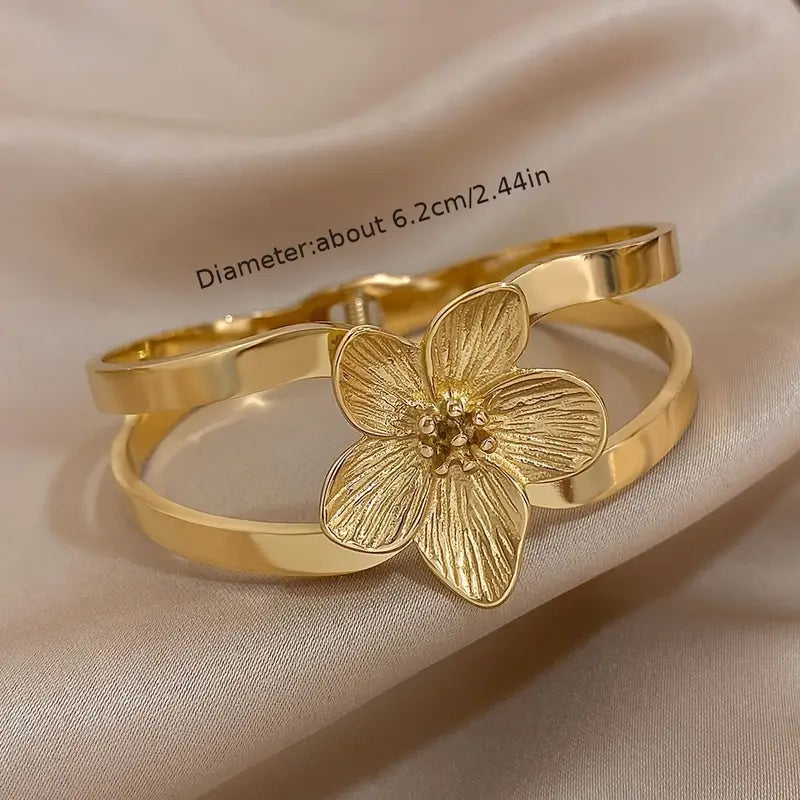 FIVE PETAL FLOWER BRACELET