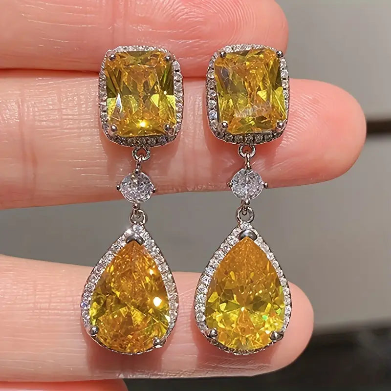 SPARKLING TEARDROP EARRINGS