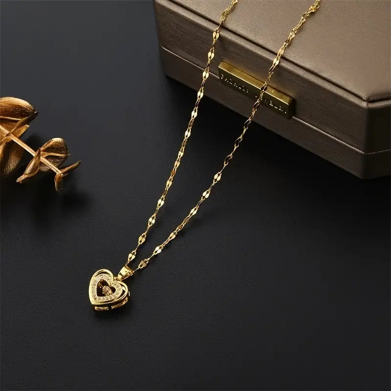 MOVING HEART NECKLACE