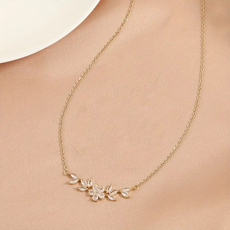 FLORAL LEAF NECKLACE