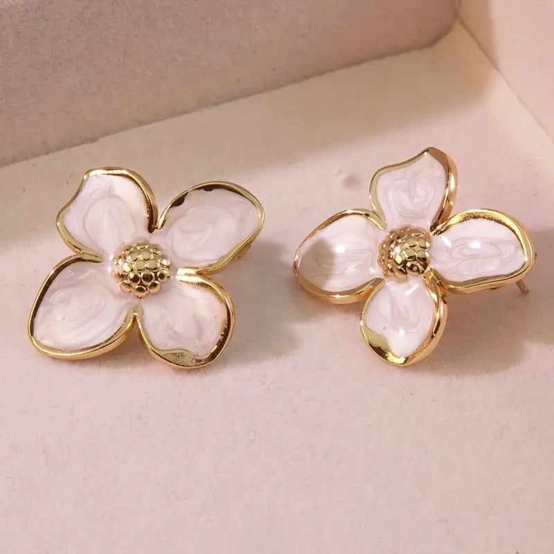 CHARMING FLORAL EARRINGS