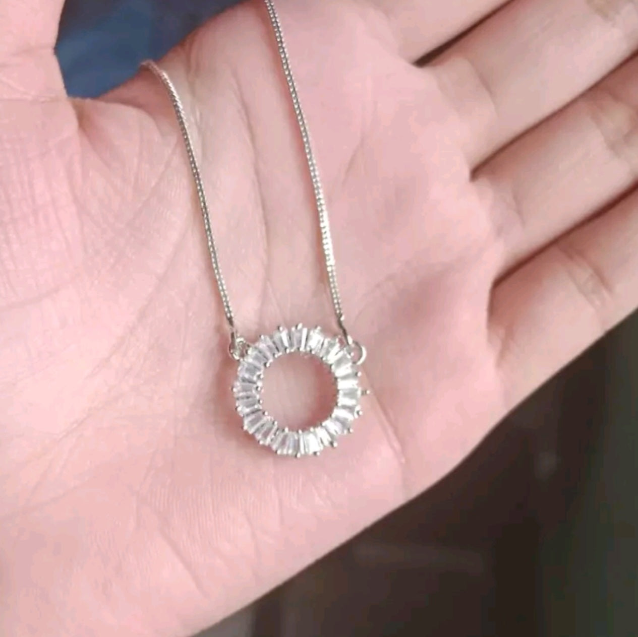 Round Pendant