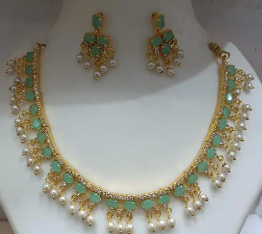 Beautiful Necklace with diamonds and Pearls