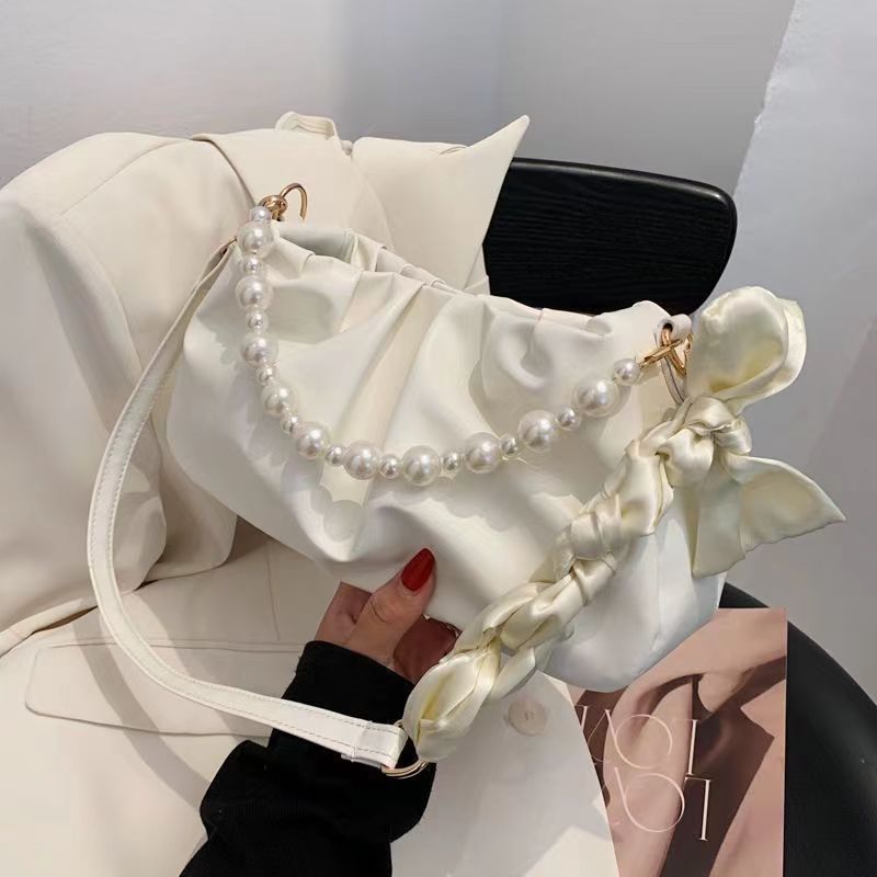 New Summer High-grade Pearl Pleated Cloud Shoulder Handbag