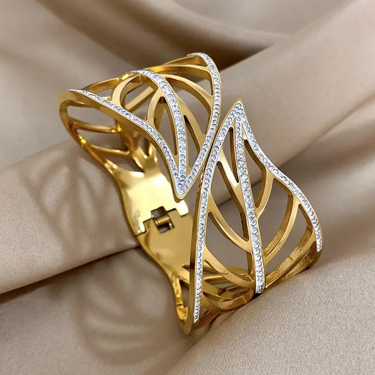 HOLLOW LEAF DESIGN BRACELET