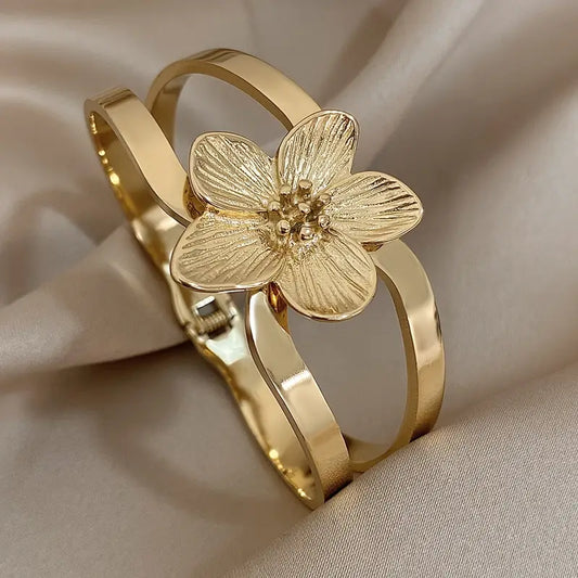FIVE PETAL FLOWER BRACELET