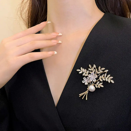 FLORAL AND LEAF BROOCH