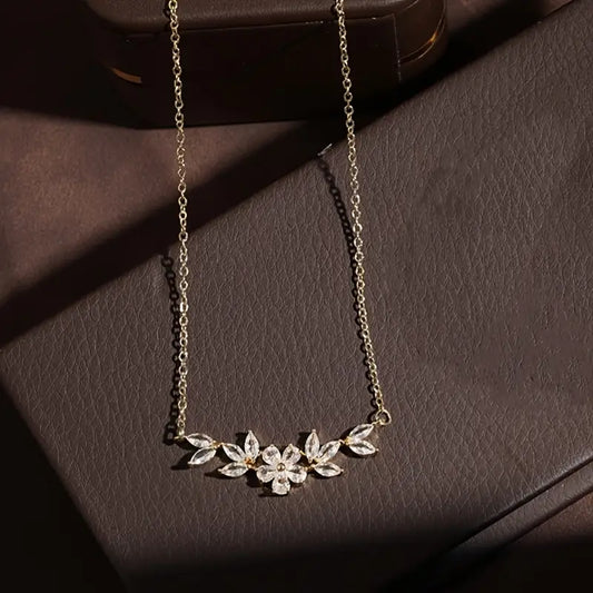 FLORAL LEAF NECKLACE