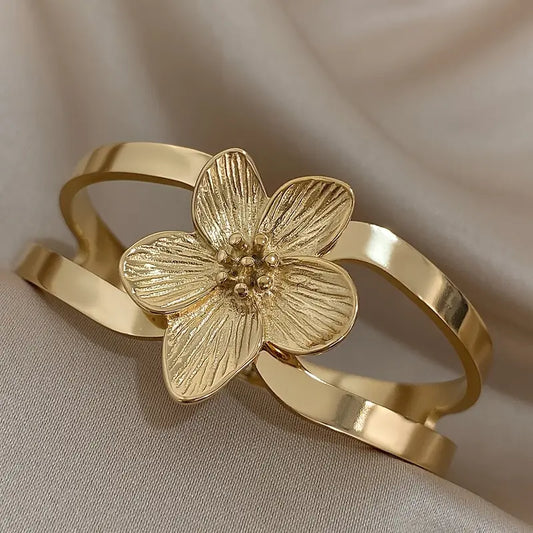 FIVE PETAL FLOWER BRACELET